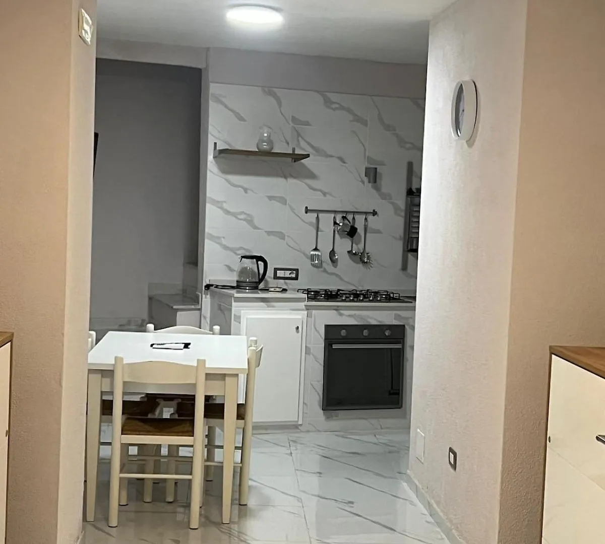 House Of Fabio 0*, Napoli Italia